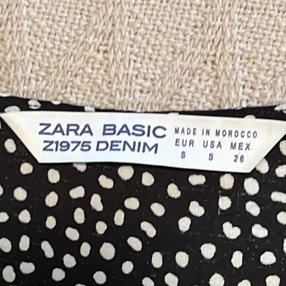 Zara Basic Wrap Top - Picture 3 of 13